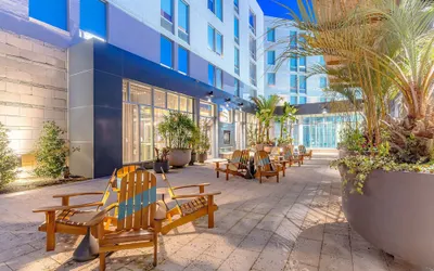 Aloft Jacksonville Tapestry Park