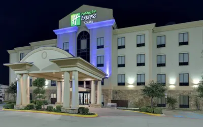 Holiday Inn Express And Suites Denton North, an IHG Hotel