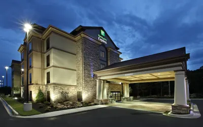 Holiday Inn Express & Suites Maumelle - Little Rock NW by IHG