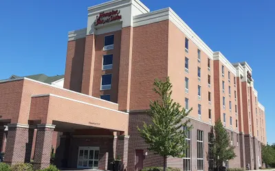 Hampton Inn & Suites Detroit / Airport - Romulus