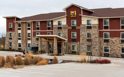 My Place Hotel - Overland Park