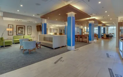 Holiday Inn Express & Suites Union City, an IHG Hotel