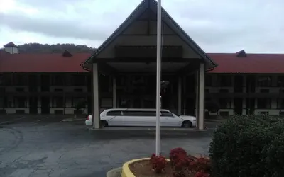 Ameriview Inn and Suites