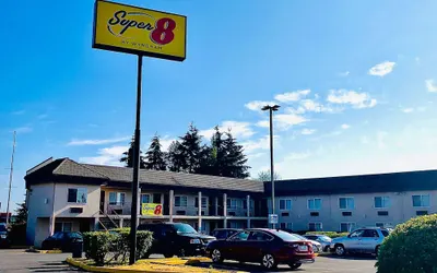 Super 8 Lynnwood