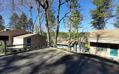 Alta Sierra Village Inn