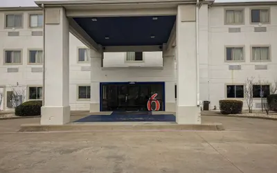 Motel 6 Woodway, TX