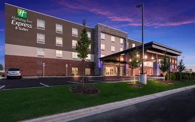 Holiday Inn Express & Suites Chicago - Hoffman Estates, an IHG Hotel