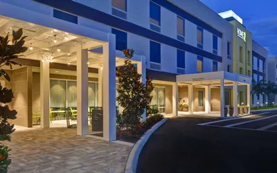 Home2 Suites Naples I-75 Pine Ridge Road, FL