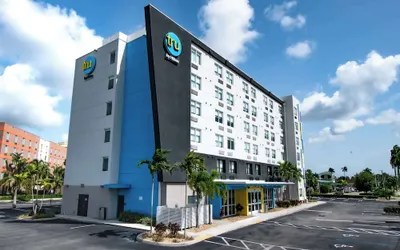 Tru by Hilton Florida City