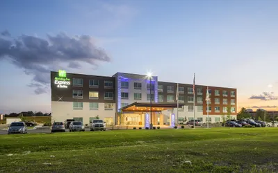 Holiday Inn Express And Suites Bourbonnais East - Bradley, an IHG Hotel