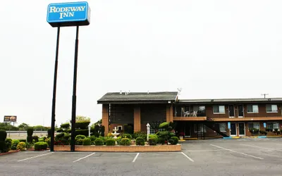 Rodeway Inn Near University-Gateway to Yosemite