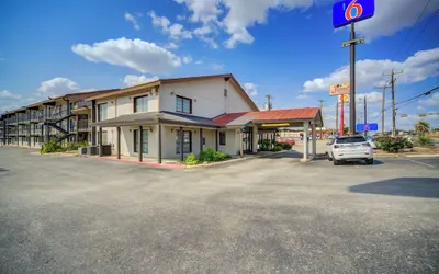Motel 6 San Antonio, TX – I-35 North Corridor