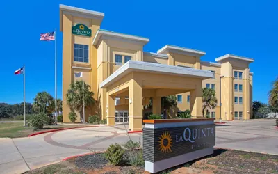 La Quinta Inn & Suites by Wyndham Pearsall