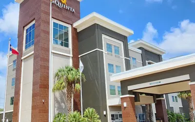La Quinta Inn & Suites by Wyndham Pearsall