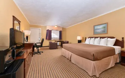 Executive Plus Inn & Suites