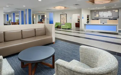 Holiday Inn Express Hotel & Suites Tullahoma by IHG