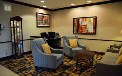 Holiday Inn Express & Suites Youngstown West - Austintown by IHG