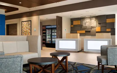 Holiday Inn Express & Suites Heath - Newark by IHG