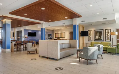 Holiday Inn Express & Suites Carlisle Southwest – I-81, an IHG Hotel