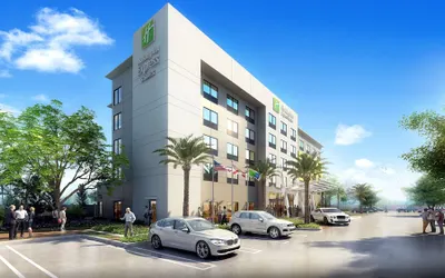 Holiday Inn Express Doral Miami, an IHG Hotel