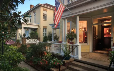 Azalea Inn and Villas