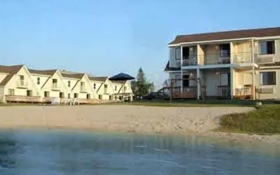 Bridge View Motel & Condo's
