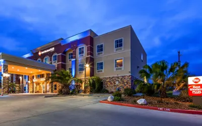 Best Western Plus Kenedy Inn