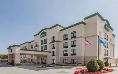 La Quinta Inn & Suites by Wyndham Tulsa Midtown