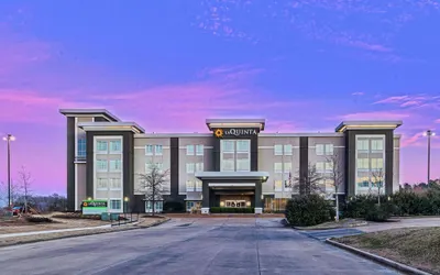 La Quinta Inn & Suites by Wyndham Starkville at MSU