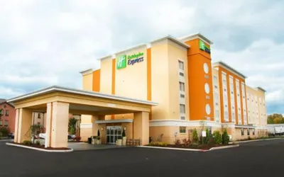 Holiday Inn Express Toledo North, an IHG Hotel