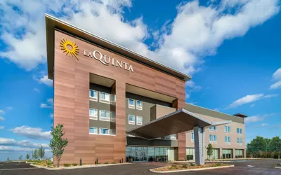 La Quinta Inn & Suites by Wyndham Louisville NE/Old Henry Rd