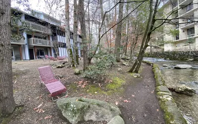 Carr's Northside Motel and Cottages