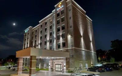 Comfort Suites Cincinnati University - Downtown