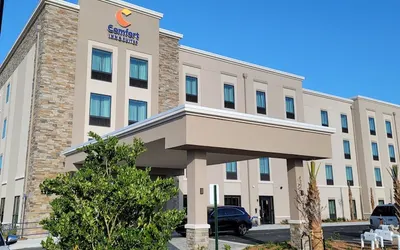 Comfort Inn & Suites Jacksonville - Orange Park Near Naval Air Station