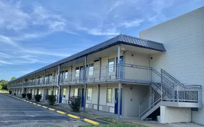 Motel 6 Forrest City, AR