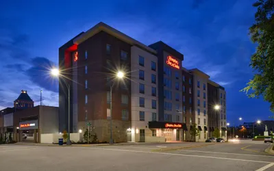 Hampton Inn & Suites Greensboro Downtown