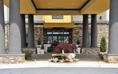 Holiday Inn Express & Suites Perry-National Fairground Area #34, an IHG Hotel