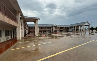 Days Inn by Wyndham Navasota