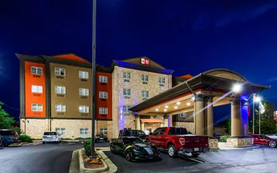 Best Western Plus JFK Inn & Suites