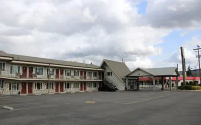 Pine Tree Inn