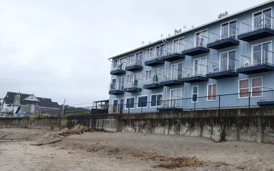 Sandcastle Beachfront Motel