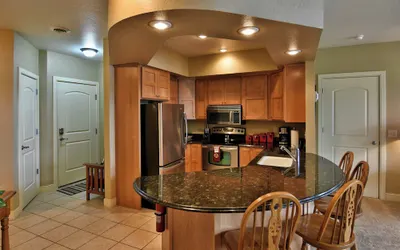 Unit 411a 1 BD/ 1 BA Condo