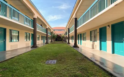 Studio 6 Savannah, GA - Gateway & I-95