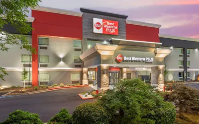 Best Western Plus Cleveland Inn & Suites