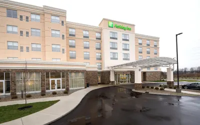 Holiday Inn & Suites Detroit - Troy, an IHG Hotel