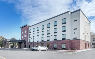 Cobblestone Hotel & Suites - International Falls