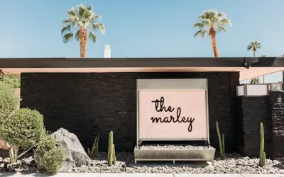 The Marley by AvantStay – Mid-Century Modern Retreat with Pool & Mountain Views