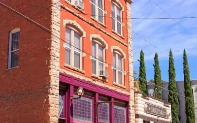 Bisbee Brownstone Suites