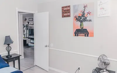 New-20p off-Uptown Love MPLS next to Fun