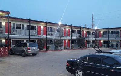 Sky-Palace Inn & Suites Hutchinson